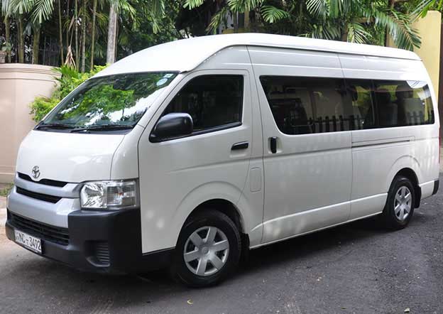 Toyota Hiace Commuter 15 Passenger. Multi A/C 